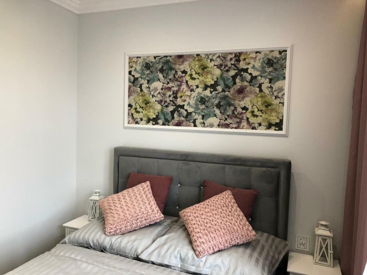 Family & Business Sauna Apartments Paderewskiego Sienkiewicza No2 Centrum Downtown - 2 Bedroom With Private Sauna, Bath With Hydromassage, Parking เคียลเซ ภายนอก รูปภาพ