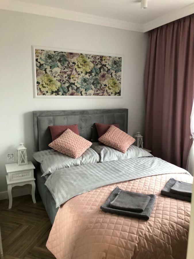 Family & Business Sauna Apartments Paderewskiego Sienkiewicza No2 Centrum Downtown - 2 Bedroom With Private Sauna, Bath With Hydromassage, Parking เคียลเซ ภายนอก รูปภาพ