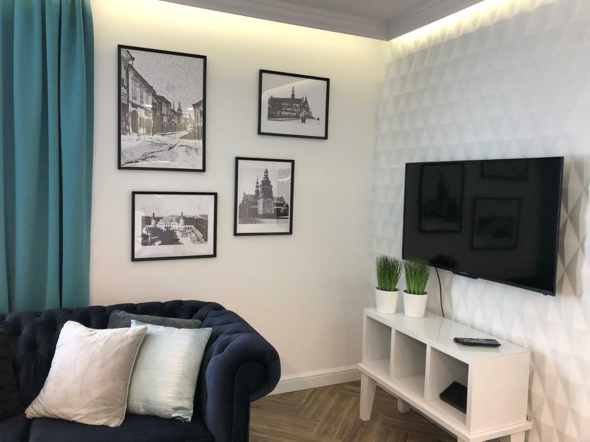 Family & Business Sauna Apartments Paderewskiego Sienkiewicza No2 Centrum Downtown - 2 Bedroom With Private Sauna, Bath With Hydromassage, Parking เคียลเซ ภายนอก รูปภาพ