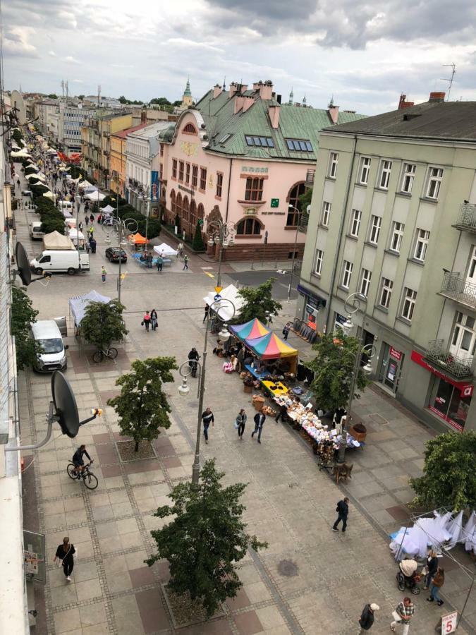 Family & Business Sauna Apartments Paderewskiego Sienkiewicza No2 Centrum Downtown - 2 Bedroom With Private Sauna, Bath With Hydromassage, Parking เคียลเซ ภายนอก รูปภาพ